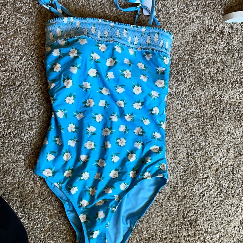 Draper James Lands End magnolia bandeau swimsuit